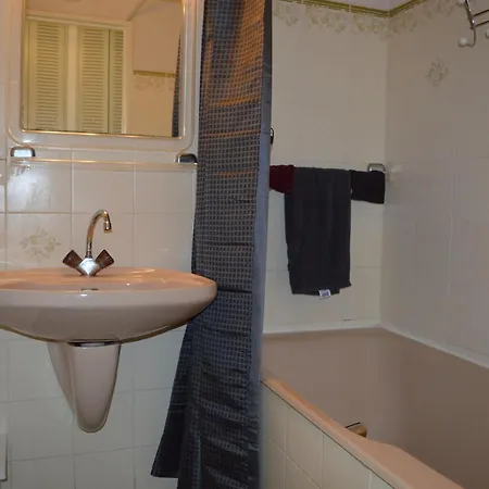 Pmr 2 Pièces, Clim, Garage, Proche Plages Et Commerces - Fr-1-226b-36 Appartement *